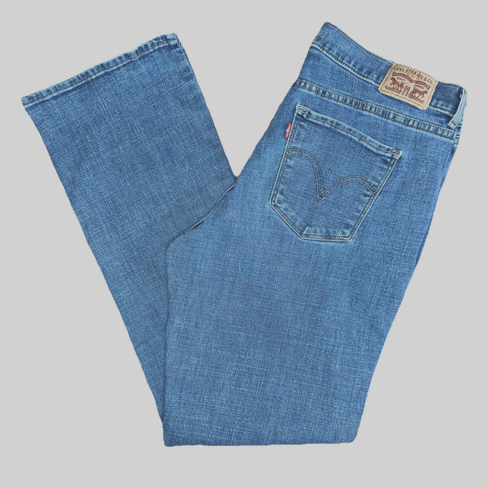 Womens LEVI’S Sz 12 Classic Boot Cut Jeans Stretch Mid Rise 31” Ins Medium Wash